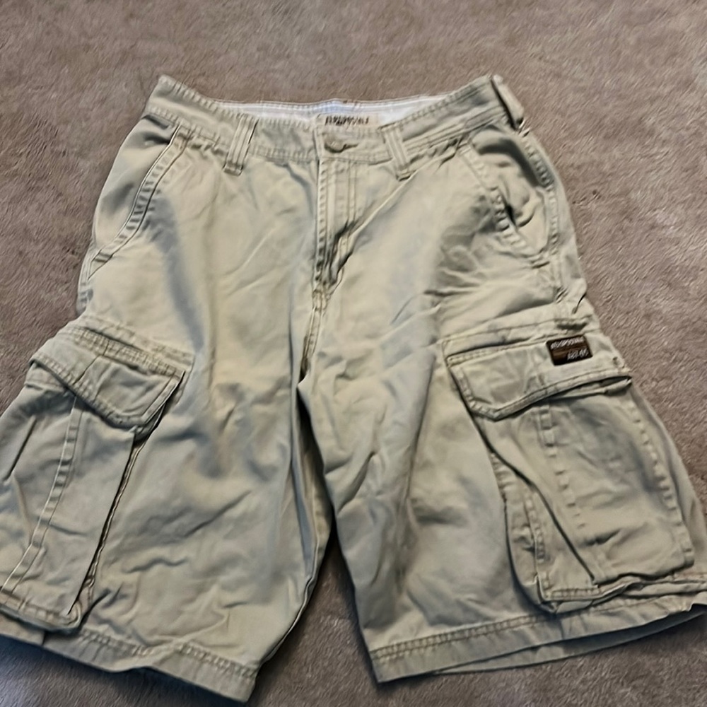 Aeropostale Mens cargo shorts. Size 28